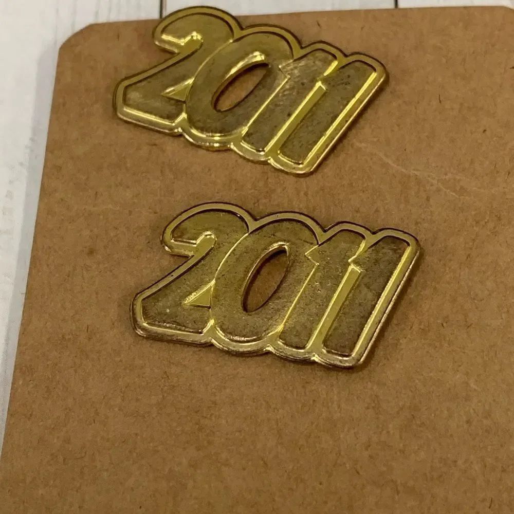 Set of two 2011 Pins‎ - Picture 2 of 2